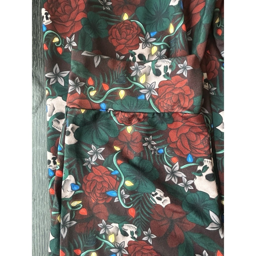 Altered Star Co Skulls & Roses Christmas Lights Joggers 2XL Goth Whimsigoth Xmas - Picture 5 of 5